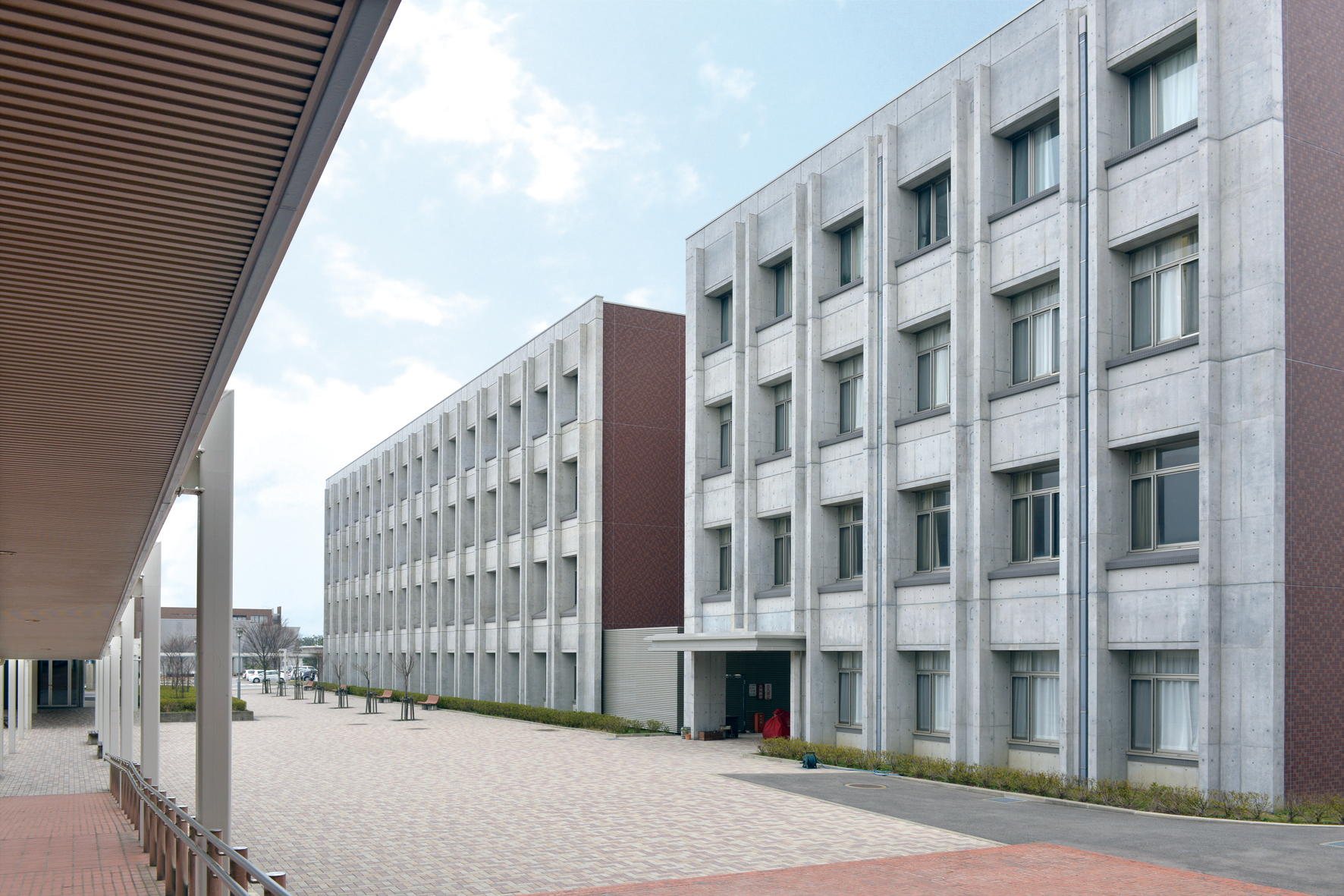 金城大學醫療健康學部棟外觀